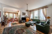 II. kerületben Szemlőhegyen a Vérhalom térnél eladó csodálatos Bauhaus villa